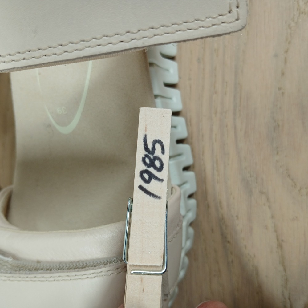 Ecco Sandals Women 8-8.5 Beige Leather Strappy Platform Chunky Comfort - Picture 11 of 11
